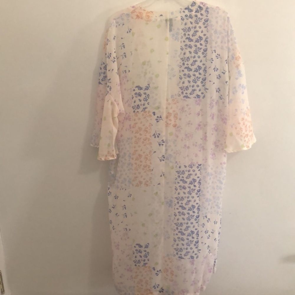 NWOT Romantic Sheer Floral Kimono w/ Bell Flutter Sleeve - Picture 5 of 6